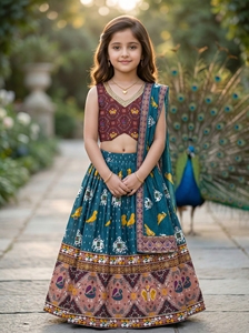 ชุดเลเฮนกาโชลีสำหรับเด็กผู้หญิง แฟชั่นสไตล์อินเดีย ชุดพื้นเมือง ผ้าเรยอน ยาวคลุมเท้า พิมพ์ลายดิจิทัล สำหรับงานเทศกาลและงานปาร์ตี้ - Product Image 2