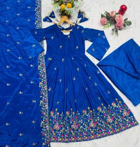 Vestido Tradicional Bordado de Seda Azul para Mujer, Largo hasta el Suelo, Corte Holgado, Estilo Indio-Pakistaní, para Bodas - Product Image 6