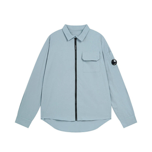 เสื้อเชิ้ตผู้ชายสีฟ้าอ่อน ซิปหน้า แขนยาว ปกคอพับ ทรงลำลอง มีกระเป๋า เสื้อทำงาน - Product Image 2
