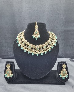 Nouvelle conception, plaqué or, ensemble de bijoux traditionnel avec boucles d'oreilles pendantes ornées de perles et de pierres, collier choker et ensemble de bijoux pour femmes - Product Image 2