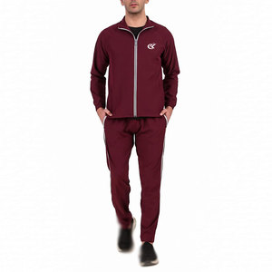 Survêtement d'hiver pour homme respirant sur mesure avec logo personnalisé et marque privée fabriqué au Pakistan - Product Image 1