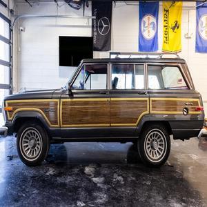 Jeep Grand Wagoneer de 1988 - Product Image 2