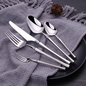 Ensemble de couverts élégants en acier inoxydable pour la cuisine et la table à manger, durables, résistants à la rouille, finition polie, style moderne. - Product Image 2