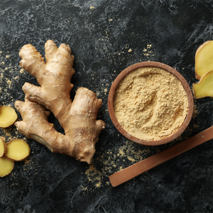 Poudre de gingembre naturelle riche en saveur et en arôme intense pour le thé, la cuisine, la pâtisserie, les boissons aux herbes, l'assaisonnement et l'utilisation quotidienne en cuisine - Product Image 1