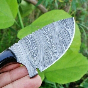 Couteau à dépecer miniature en acier Damas fait main avec manche en corne, lame fixe, couteau de chasse et de camping EDC, fabricant OEM ODM - Product Image 3
