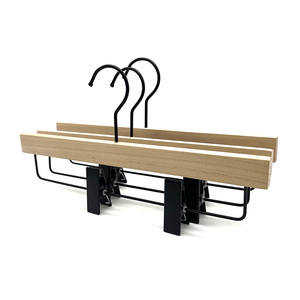 Cintres en bois avec logo, cintres en bois pour magasin de vêtements, cintres de présentation, cintres en bois sur mesure, cintres en bois de qualité supérieure pour magasin - Product Image 1