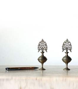 Support décoratif en laiton de style moghol pour Surmadani, à usage traditionnel, sans poudre de Surma, pour bébés - Product Image 4