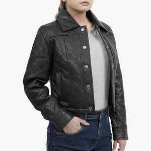 Blouson en cuir noir matelassé tendance pour femme, coupe courte et ajustée, style motard, en similicuir PU, vêtement d'extérieur streetwear - Product Image 4