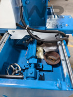 Machine d'affûtage de lames entièrement automatique pour couteaux industriels, grande capacité, machine à affûter les couteaux de 800 mm avec système de refroidissement