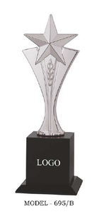 Trophée étoile en métal modèle 695, récompense plaquée métal pour les sports et les jeux avec gravure, base en bois noir - Product Image 5