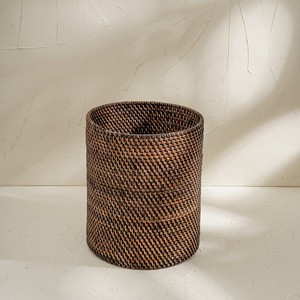 Macetero Grande de Ratán para Jardines, Entradas, Cafeterías, Interiores y Exteriores, Decoración Boho para el Hogar, Macetero Rústico y Estilo Farmhouse de la India - Product Image 1