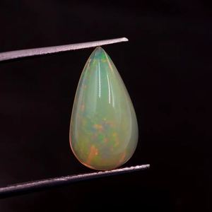Piedra Preciosa de Ópalo de Fuego Welo, Corte Cabujón en Forma de Pera de 3.80 Quilates - Product Image 3
