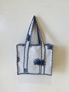 Sac fourre-tout vintage en pur coton grande capacité pour femme, motif floral indien matelassé, idéal pour les courses et les voyages, avec fermeture éclair - Product Image 4