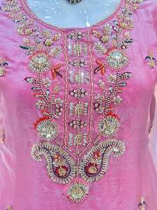 Elegante Conjunto de Vestido Palazzo de Seda Fendi para Mujer con Kurti Bordado con Cuentas y Lentejuelas, Dupatta a Juego y Completamente Cosido - Product Image 5