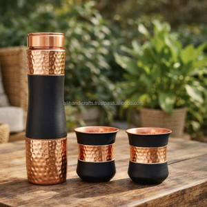 Ensemble de bouteille d'eau en cuivre et de verre avec finition moderne, portable et réutilisable pour l'Ayurveda et l'usage quotidien par Ali Handicraft - Product Image 5