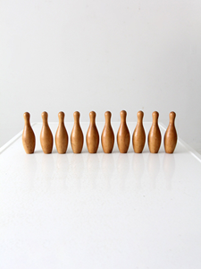 Jeu de quilles à neuf quilles en bois naturel poli fait main, design autoportant, pour intérieur/extérieur, jeu familial et pour enfants - Product Image 2