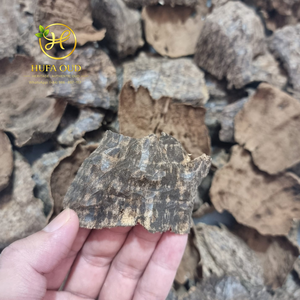 Chispas de Agarwood Resinoso y Amaderado, Bakhoor Tradicional de Lujo - Product Image 2