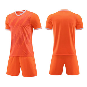 Maillot de football personnalisé de haute qualité en polyester sublimé à 100 %, multicolore, unisexe, uniforme d'entraînement court, respirant et à séchage rapide - Product Image 6