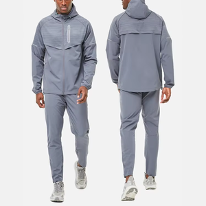 Ensemble de survêtement coupe-vent personnalisé pour homme en polyamide – Veste de sport zippée et pantalon de survêtement pour homme - Product Image 1