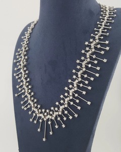 Collar Chandelier con Diseño de Estrella Radiante en Oro Blanco de 14K con Baño de Rodio |   Colgante de Lujo con Flecos de Diamantes Radiantes |   Boda Elegante - Product Image 4