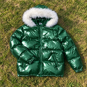 Veste d'hiver matelassée respirante et écologique à capuche en fourrure, coupe-vent, entièrement zippée, personnalisable, isolée, unisexe, style streetwear, finition verte - Product Image 1