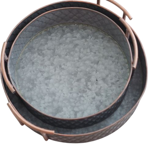 Bandeja de metal galvanizado estilo rústico con asa de madera, bandeja de servir dividida en dos compartimentos para la organización de la cocina y el hogar. - Product Image 4