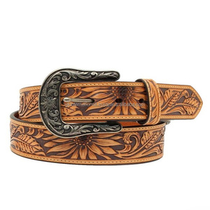Cinturón de Cuero Occidental de Alta Calidad para Hombre, con Tallado y Pintura Floral Hechos a Mano - Product Image 1