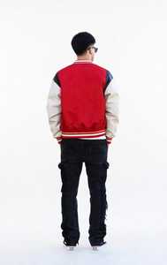 เสื้อแจ็คเก็ตวาร์ซิตี้สีแดงแบบยูนิเซ็กซ์  คอปกมีฮู้ด  ซิปด้านหน้า  ทรงโอเวอร์ไซส์  ปลายแขนเสื้อลายทาง  สไตล์ฮิปฮอป สตรีทแวร์ วินเทจ สำหรับฤดูหนาว - Product Image 3