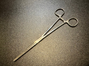 Pinces à artères Rochester-Ochsner orthopédiques chirurgicales, droites 8,75 po, 1x2 dents, en acier inoxydable, certifiées CE ISO - Product Image 2