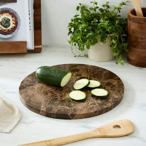 Planche à découper en marbre naturel pour une présentation raffinée sur le comptoir de cuisine - Product Image 6