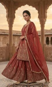 Salwar Kameez en soie rouge brodé, coupe ample, longueur au sol, tenue traditionnelle indienne et pakistanaise pour mariage, tenue pour femmes - Product Image 2