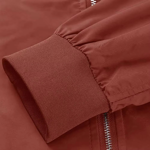 Chaqueta Bomber Roja para Hombre a Precio Bajo, Color Sólido, Cierre de Cremallera, Cuello Alto Informal, Corte Regular, Material de Poliéster, para Otoño - Product Image 3