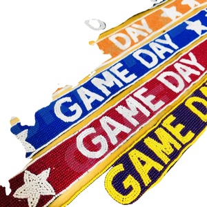 CRYSTAL CRAFT Game Day Perles de verre de couleur personnalisées Sangle de sac à main Style indien Option de logo personnalisé - Product Image 1