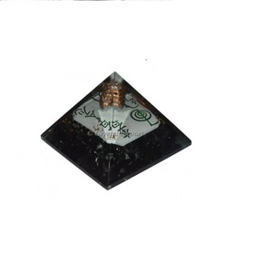 Pierre d'énergie de guérison naturelle Pierre de cornaline Imprimé Chakra Symbole Orgone Pyramide pour la méditation et le fengshui - Product Image 4