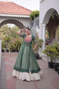 Ensemble indien pakistanais brodé vert, Anarkali Kurta et jupe plissée, tenue traditionnelle festive - Product Image 6