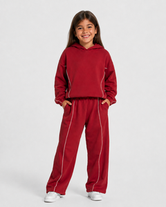 Ensemble de survêtement personnalisé pour filles avec motif cerise, survêtement en polaire surdimensionné pour filles, ensemble sweat à capuche et pantalon de jogging pour filles, survêtement décontracté pour enfants - Product Image 1