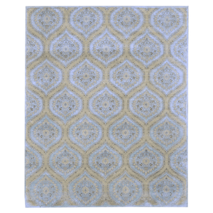 Tapis de luxe en laine et soie noué à la main, bleu clair et or, motif médaillon en treillis ogive - Product Image 2