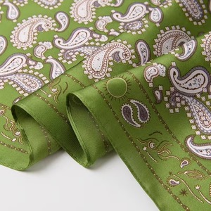 Écharpe en polaire Teddy douce et moelleuse, écharpe en forme d'anneau infini, chaude pour l'hiver, pour femmes - Product Image 4
