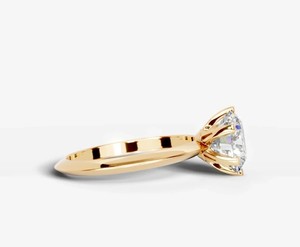 Bague Solitaire Moissanite Ronde en Argent Sterling 925 Plaqué Or Jaune – Élégante Bague de Fiançailles, de Mariage, de Promesse ou Cadeau - Product Image 2