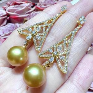 Boucles d'oreilles pendantes en perles d'eau douce de 7-8 mm au tempérament élégant de Qiao Mei, plaquées or 14 carats, design simple, vente en gros - Product Image 3