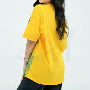 เสื้อยืดคอกลมพิมพ์ลายดอกไม้สีเหลืองสำหรับผู้หญิง ทรงหลวม แขนสั้น ผ้าฝ้าย 100% ระบายอากาศได้ดี สวมใส่สบายๆ สำหรับฤดูใบไม้ผลิและฤดูร้อน - Product Image 3