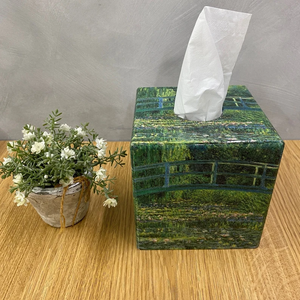 Caja/Soporte para pañuelos de madera cuadrada con diseño del Puente de Monet de Blossom Craft India - Product Image 4