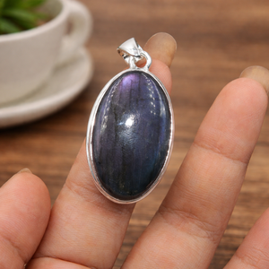 Colgante de Labradorita Púrpura Natural, Plata de Ley 925, Cabujón Ovalado, Joyería Boho Hecha a Mano, Regalo para Mujer - Product Image 5