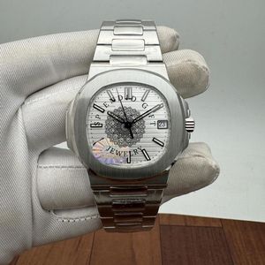 Reloj de Cuarzo con Moissanita Plateada, un Regalo Espléndido, 43 mm, Analógico, con Números Romanos y Fecha, Elegante y de Lujo para Hombre - Product Image 2