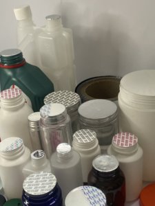 Forro de inducción con lengüeta de medio tirón impreso personalizado, a prueba de fugas, seguro para alimentos, fácil de abrir, sello para cierre de botella, tapas de botella hechas en Vietnam - Product Image 3