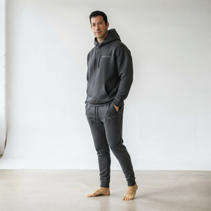 Conjunto Deportivo Hawk Eye, Sudadera con Capucha y Pantalones de Chándal Color Carbón, Estilo Moderno y Personalizado, Algodón Grueso, Corte Regular, Traje Deportivo Informal de Secado Rápido - Product Image 2