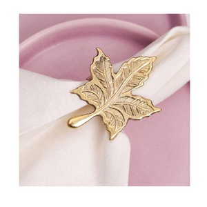 Elegance Feuilles d'or Rond de serviette en métal Vaisselle Porte-serviettes en tissu pour la fête de mariage et le restaurant Rond de serviette d'hôtel Décoration intérieure - Product Image 1
