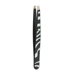 Pinza Profesional para Cejas de Acero Inoxidable con Punta Inclinada, Agarre Fuerte, Ligera y Ecológica para un Diseño de Cejas Perfecto - Product Image 3