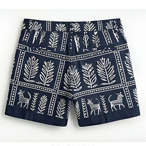 Shorts de bain professionnels anti-UV pour femmes, pour la plage et l'été, en tissu respirant mélange polyester et élasthanne. - Product Image 2