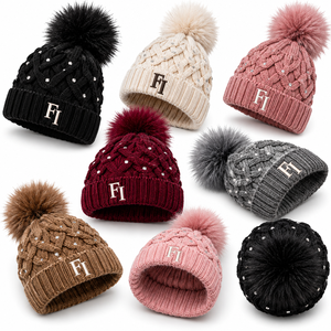 Bonnet d'hiver en tricot torsadé noir avec pompon et strass, logo brodé personnalisé, pour femme, casquette tendance, fournisseur B2B en gros - Product Image 4